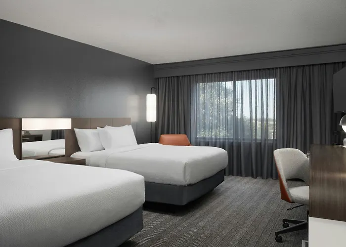 Courtyard By Marriott Lakeland