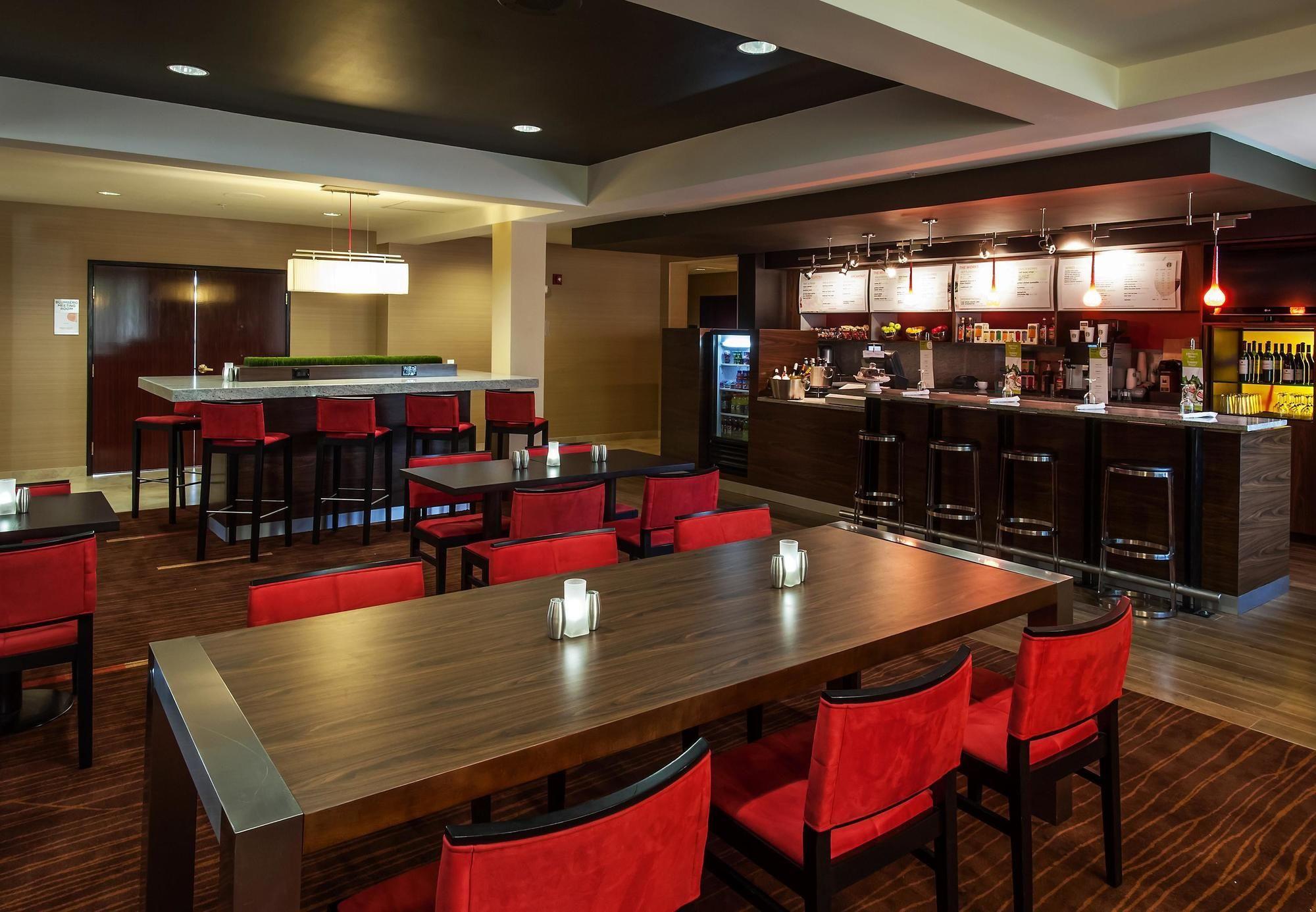 Courtyard By Marriott Hotel