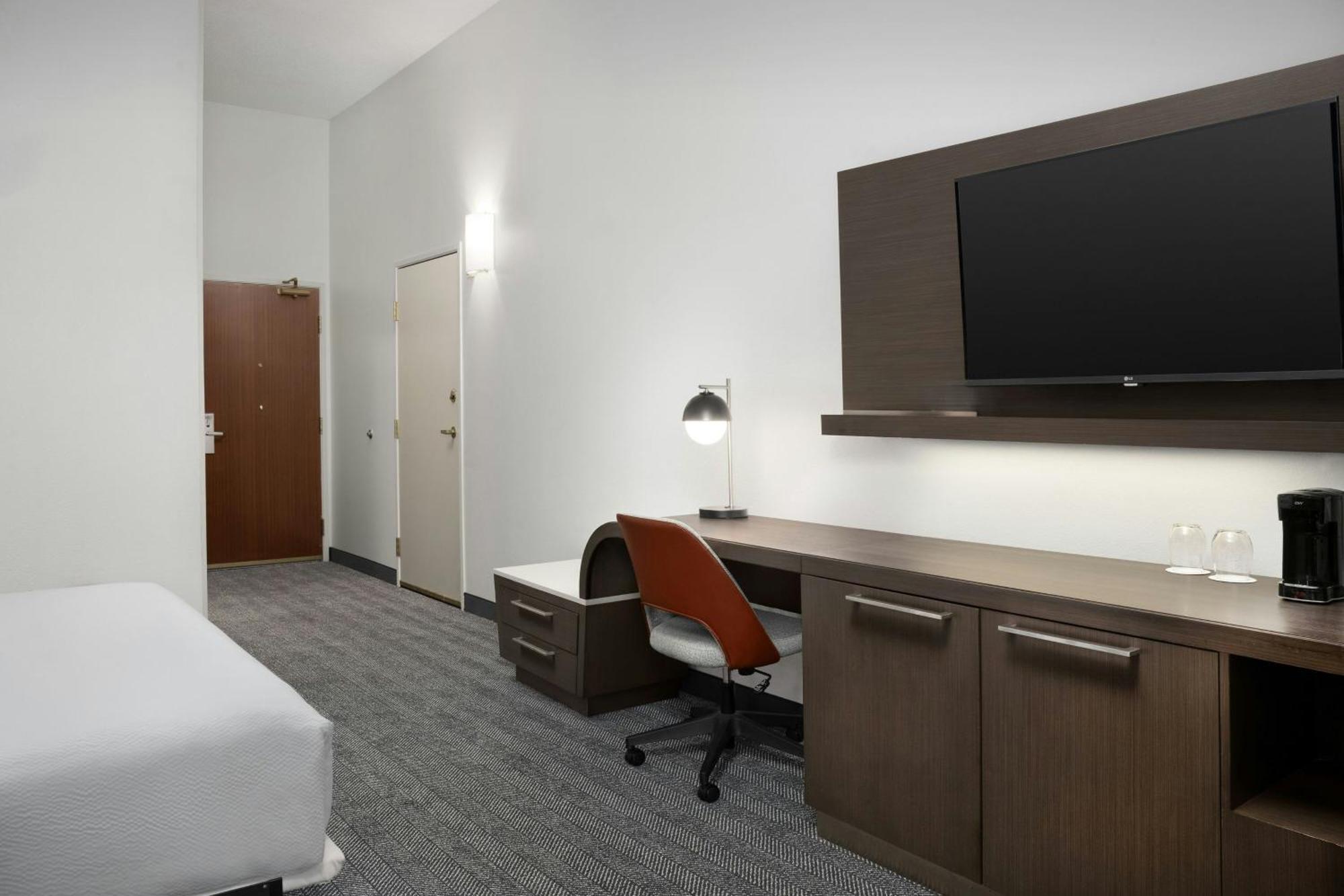 Hotel Courtyard By Marriott Lakeland