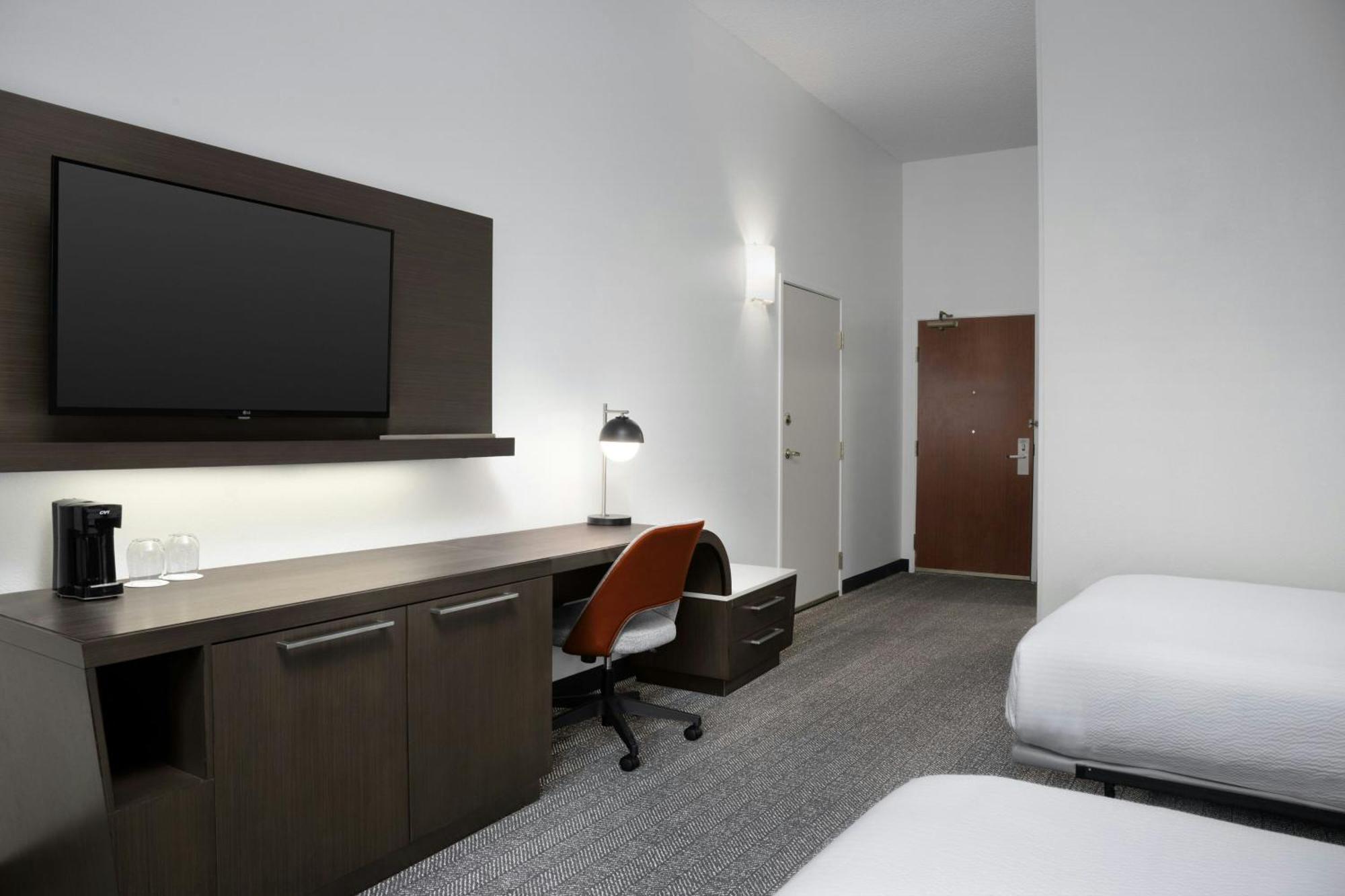 Hotel Courtyard By Marriott