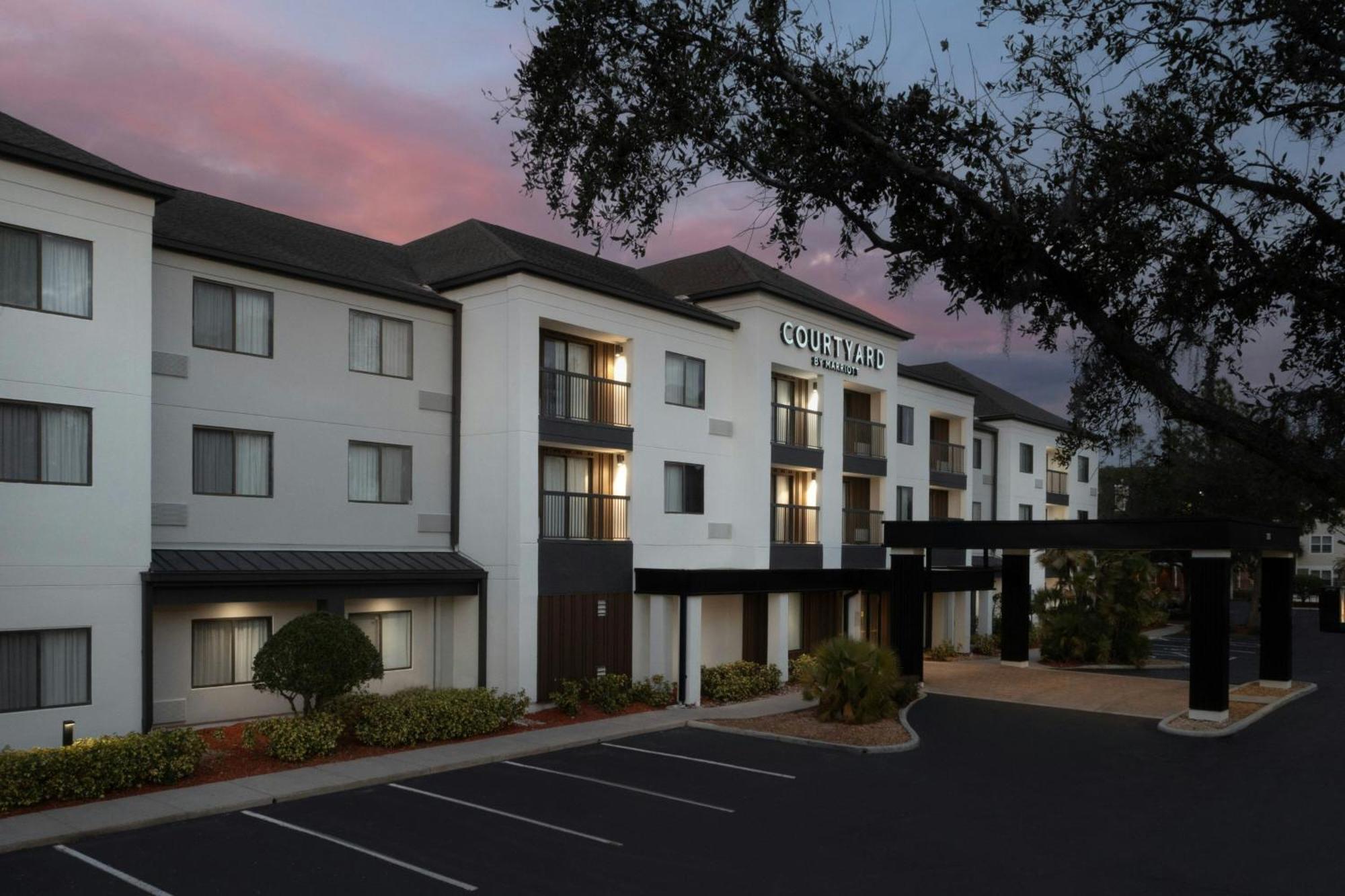 Courtyard By Marriott Hotel Lakeland